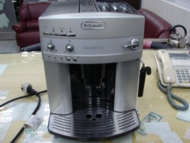 台中二手拍賣 Delonghi 全自動咖啡豆研磨 咖啡粉兩用咖啡機 少用 9成新 喜歡價可議