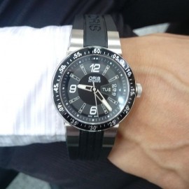 台中流當品拍賣 流當手錶 未使用全新品 原裝 ORIS 豪利時 F1 自動 男錶 9成新 喜歡價可議